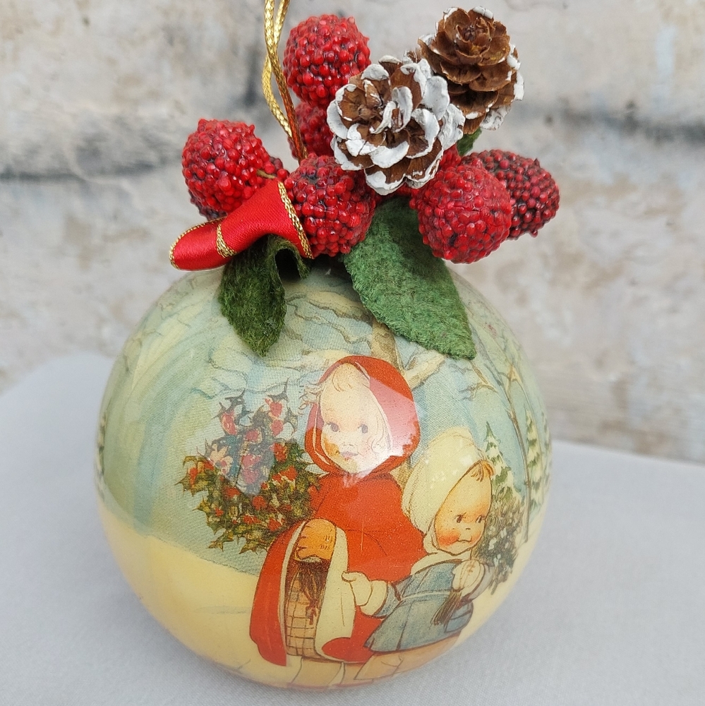 Mabel Lucy Atwell Christmas ornament  1990  Memories of yesterday